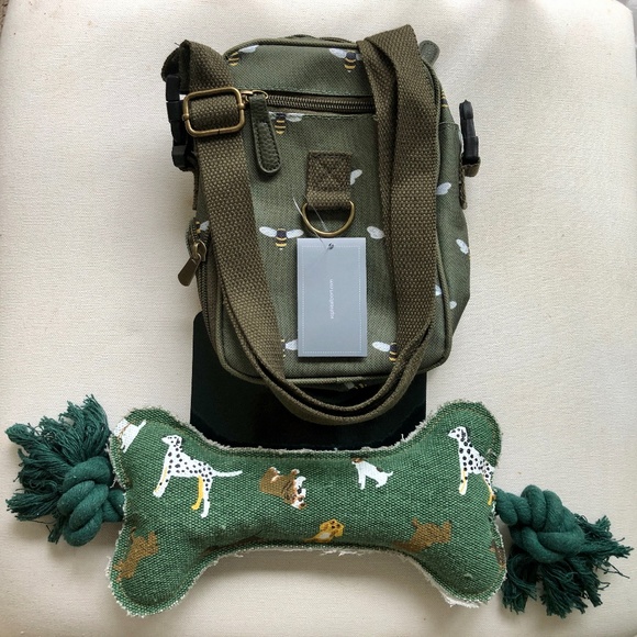 New Dog Walking Bag & Toy Set - Picture 1 of 6